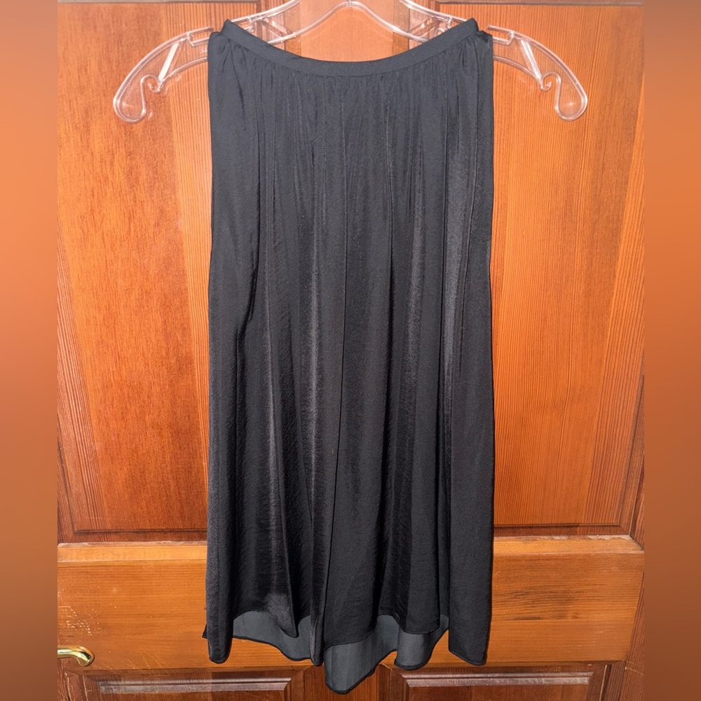 Aqua Bloomingdale’s black sleeveless top women’s size medium
